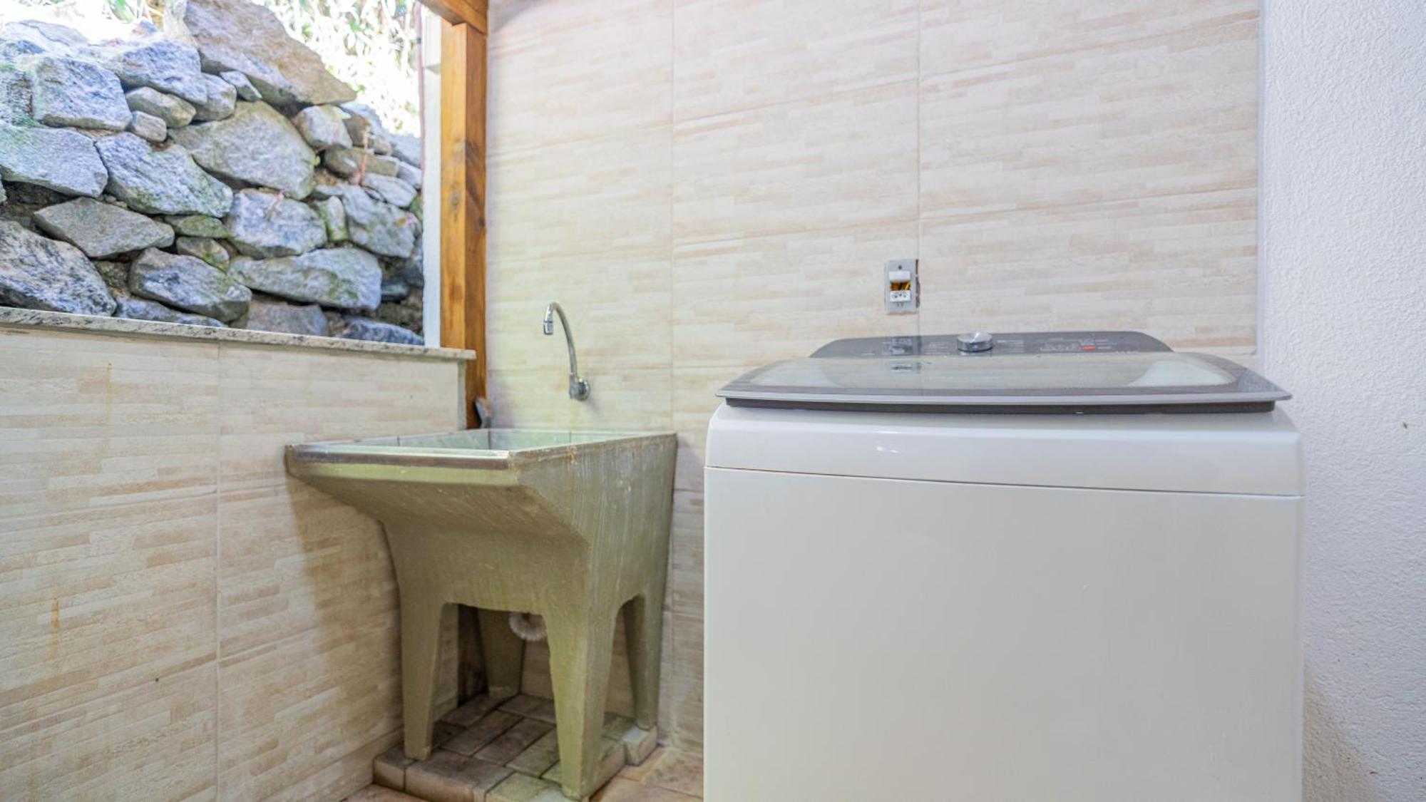 Residencial Com Piscina Possui Jacuzzi Aquecida Com Hidromassagem Villa Bombinhas Exterior photo
