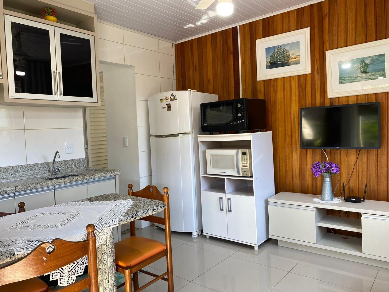 Residencial Com Piscina Possui Jacuzzi Aquecida Com Hidromassagem Villa Bombinhas Exterior photo