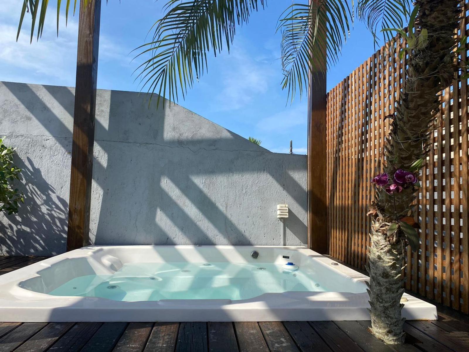 Residencial Com Piscina Possui Jacuzzi Aquecida Com Hidromassagem Villa Bombinhas Exterior photo