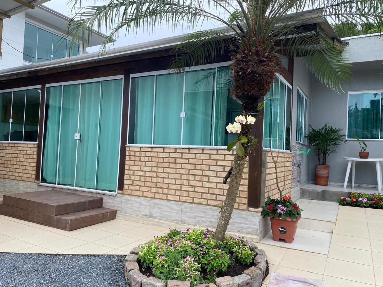 Residencial Com Piscina Possui Jacuzzi Aquecida Com Hidromassagem Villa Bombinhas Exterior photo