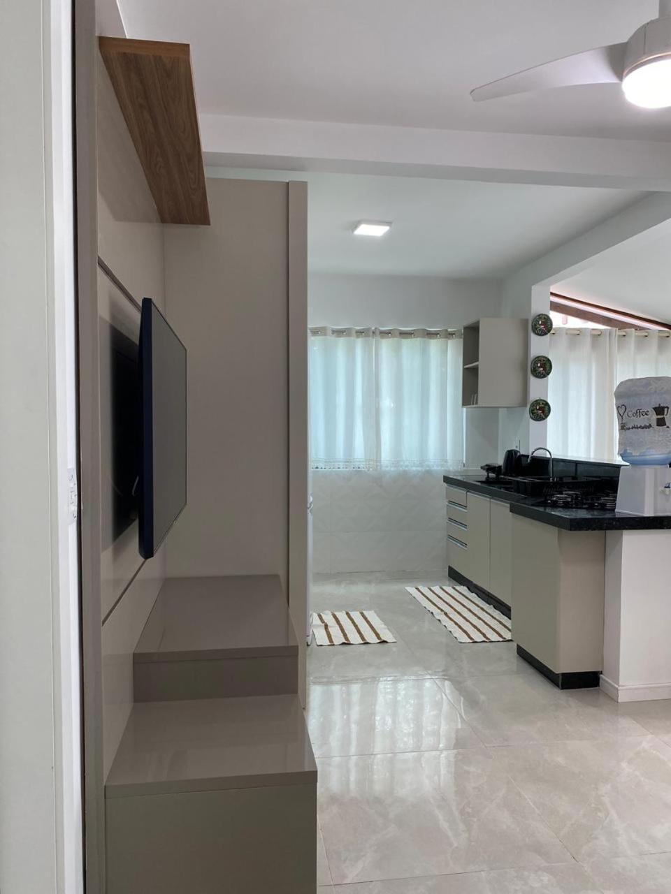 Residencial Com Piscina Possui Jacuzzi Aquecida Com Hidromassagem Villa Bombinhas Exterior photo